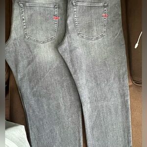 BNWT!!!! Brand new men’s Diesel 1979 Sleeniker Black/ Denim jeans sz 38w 30l.